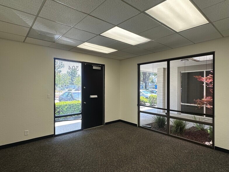 349 Cobalt Way, Sunnyvale, CA à louer - Photo intérieure – Image 2 sur 8