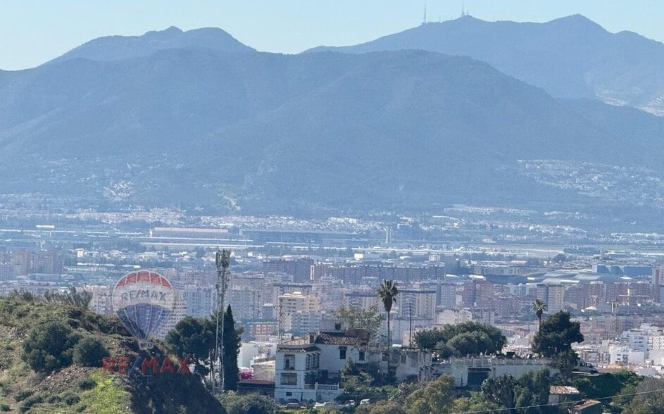 Avenida Peinado Grande, 29, Málaga, Málaga à vendre - Photo de l’immeuble – Image 3 sur 28
