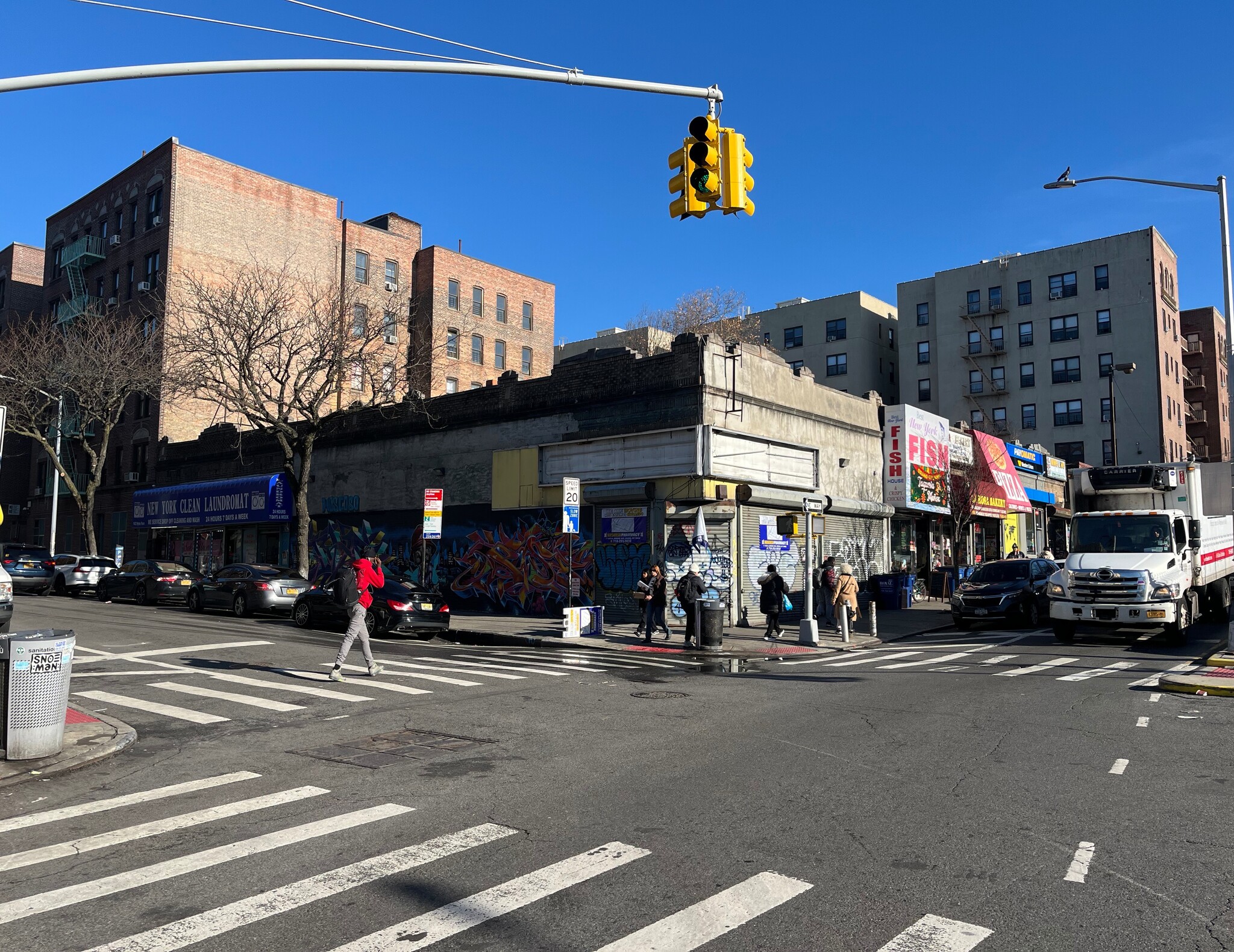 151-157 E 170th St, Bronx, NY à louer Photo de l’immeuble– Image 1 sur 2