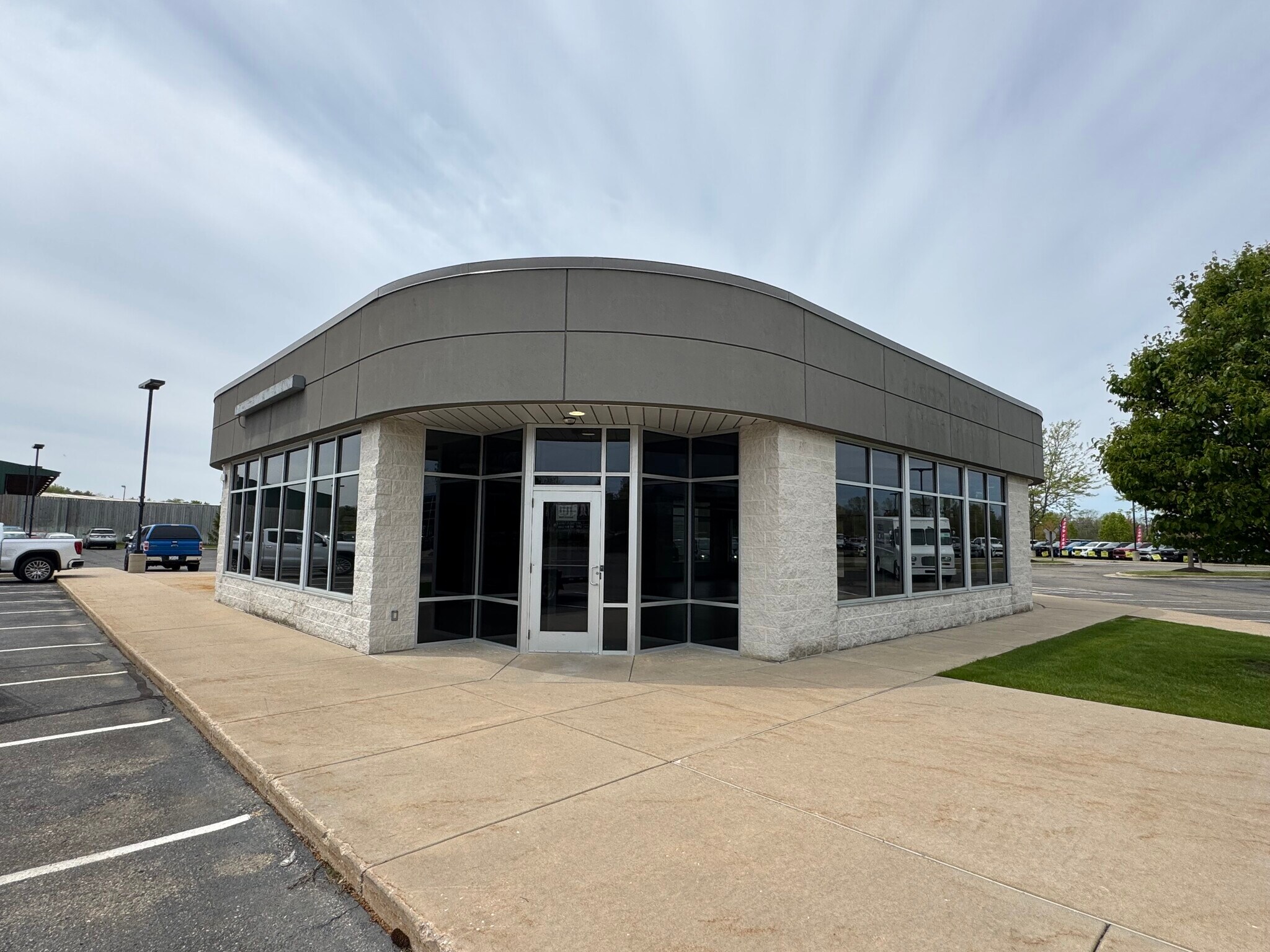 2300 Browns Lake Dr, Burlington, WI à louer Photo de l’immeuble– Image 1 sur 6