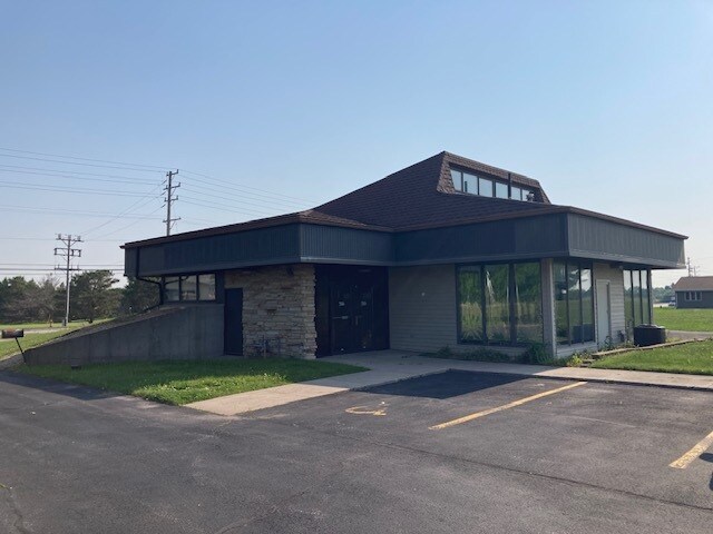 2415 Augustine Rd, Neenah, WI à vendre - Photo principale – Image 1 sur 2