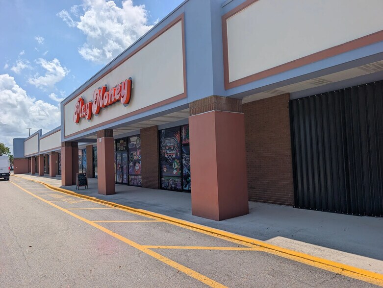 2705-2819 Peters Rd, Fort Pierce, FL à louer - Photo de l’immeuble – Image 3 sur 18
