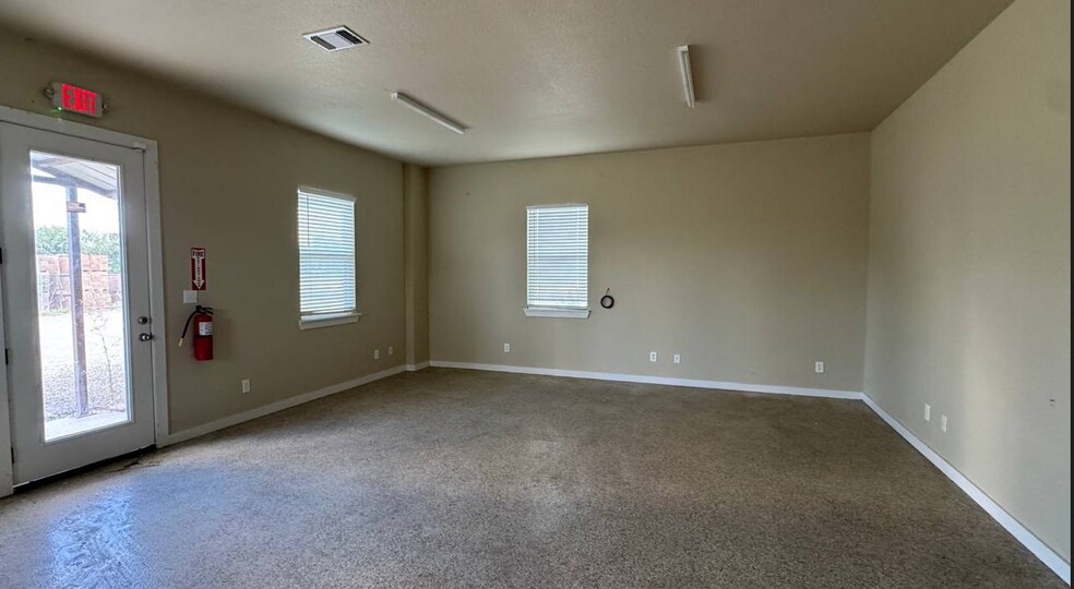 7412-7420 Buttrum Way, New Braunfels, TX à louer - Photo intérieure – Image 2 sur 11