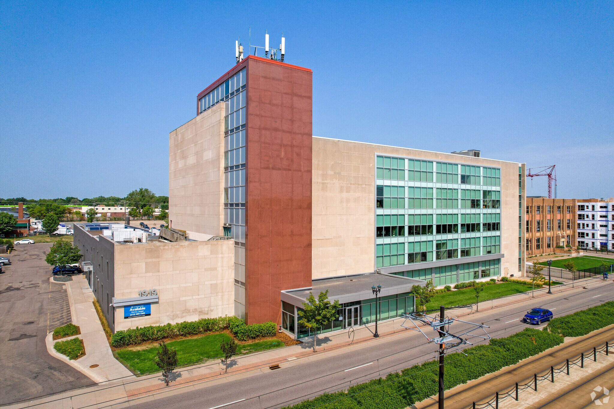 1919 W University Ave, Saint Paul, MN à louer Photo principale– Image 1 sur 9