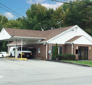 Plus de détails pour 112 Main St, Fairfield, ME - Local commercial à vendre