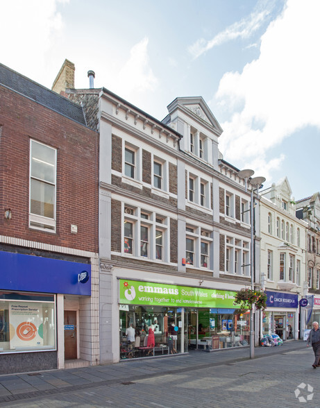 6 Caroline St, Bridgend à louer - Photo principale – Image 1 sur 2