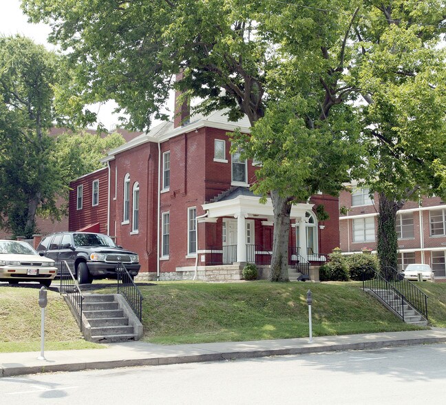 1915 Adelicia St, Nashville, TN à louer - Photo de l’immeuble – Image 2 sur 4