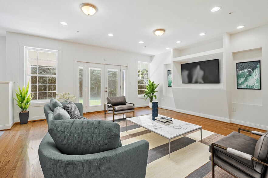 10811 Electric Ave, Lanham, MD à vendre - Photo de l’immeuble – Image 3 sur 21