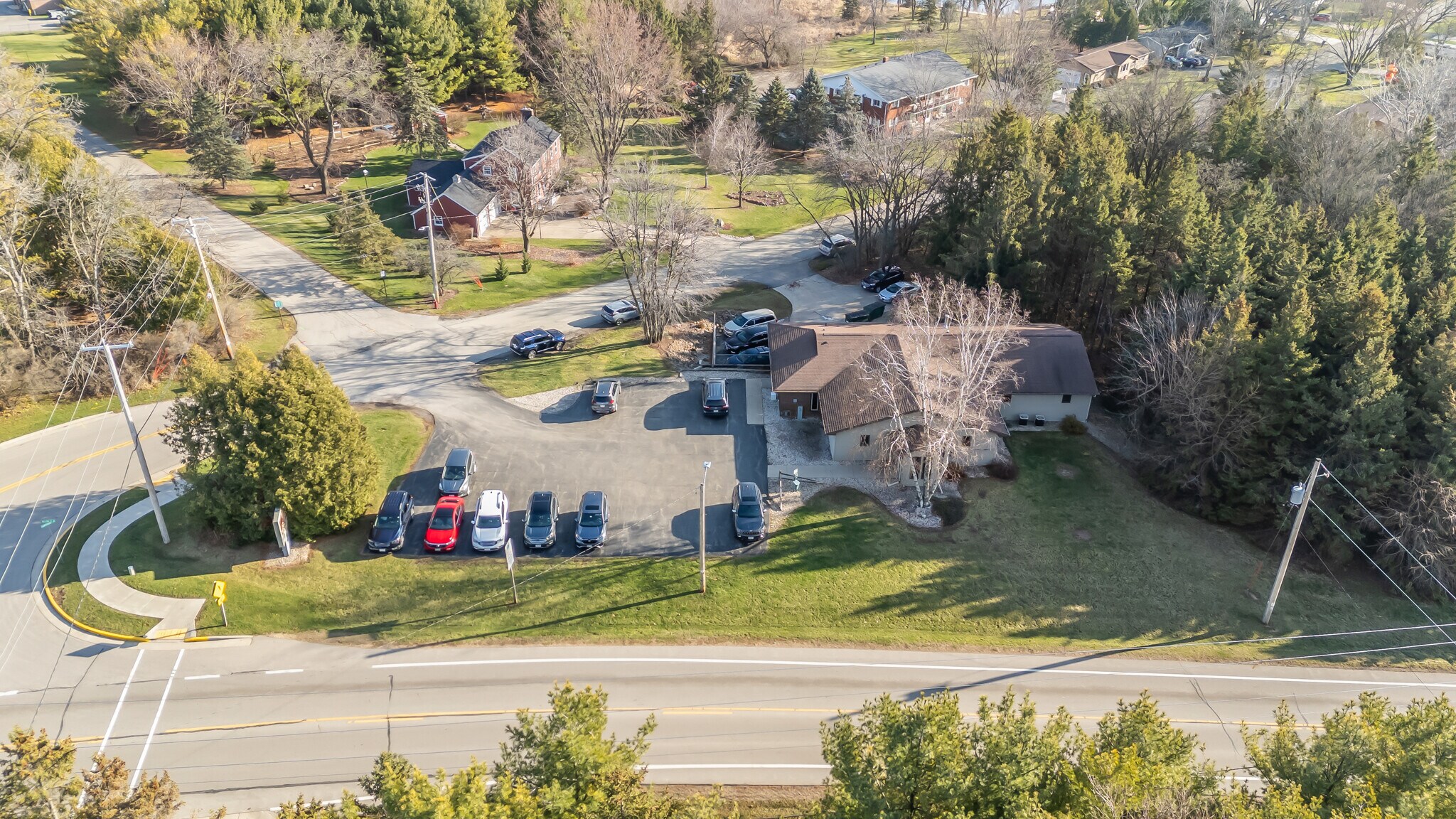 645 Hawthorne Dr, Omro, WI à vendre Photo principale– Image 1 sur 35