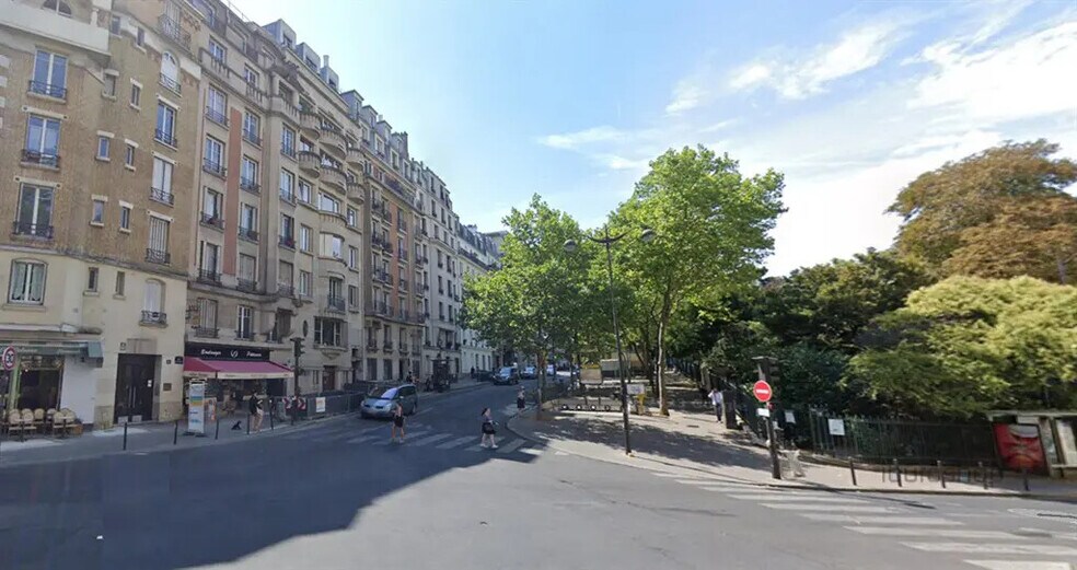 Local commercial dans Paris à louer - Photo de l’immeuble – Image 2 sur 2