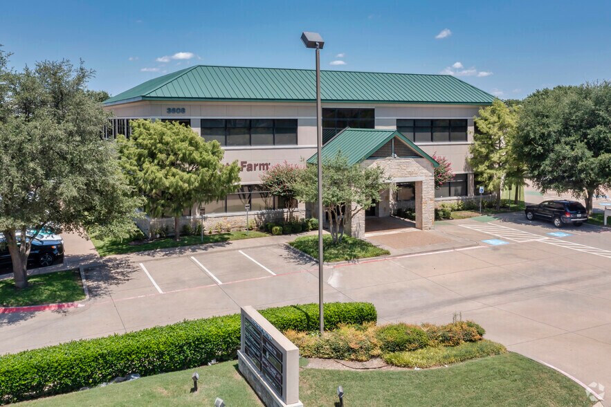 3608 Preston Rd, Plano, TX à louer - Photo de l’immeuble – Image 2 sur 9