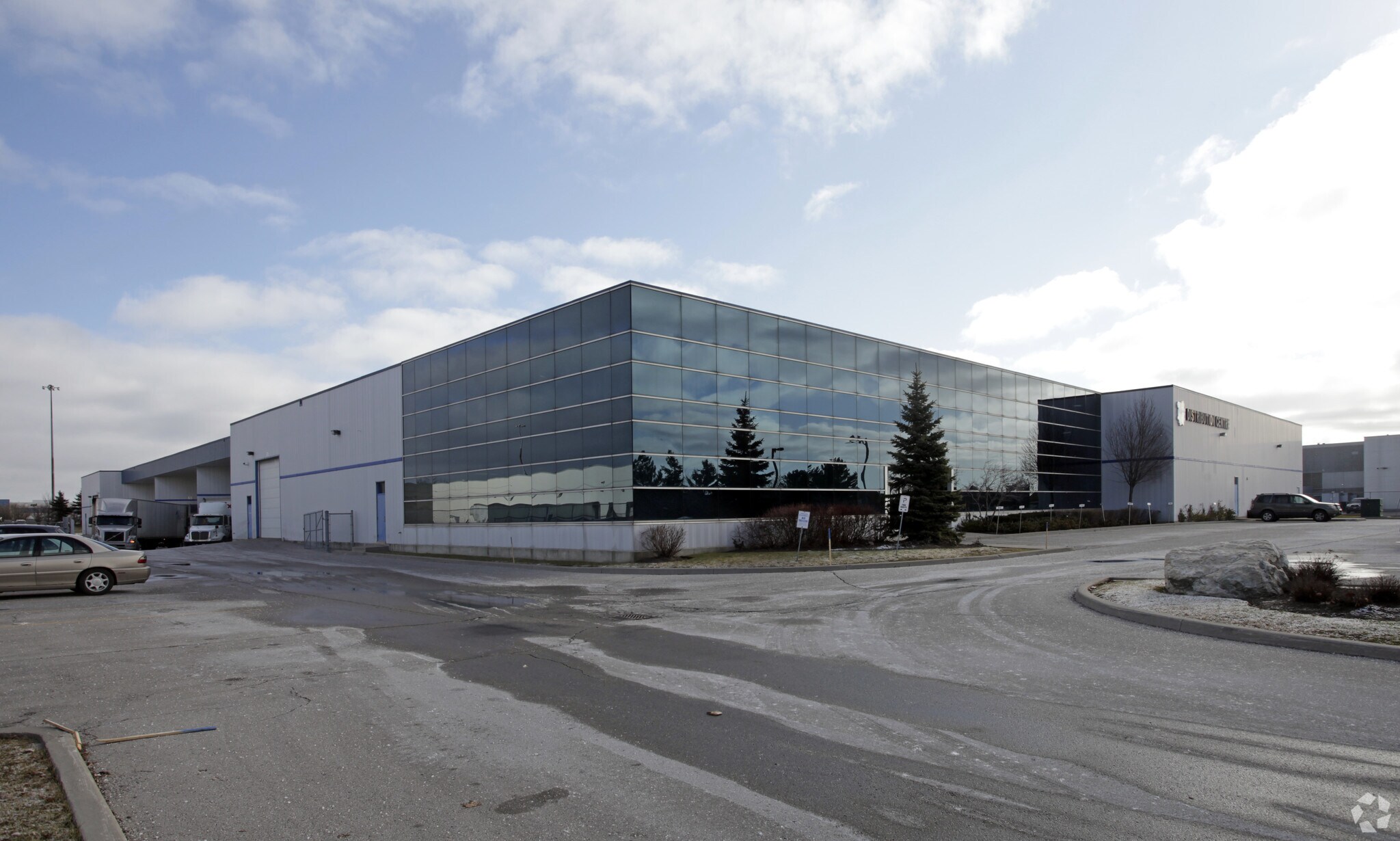 441 Chrislea Rd, Vaughan, ON à louer Photo principale– Image 1 sur 4