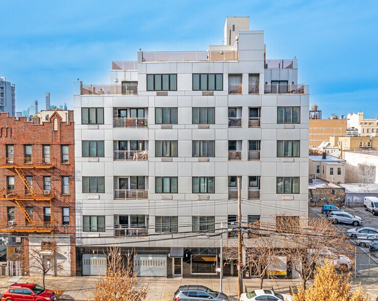 37-34 29th St, Long Island City, NY à vendre - Photo de l’immeuble – Image 1 sur 10