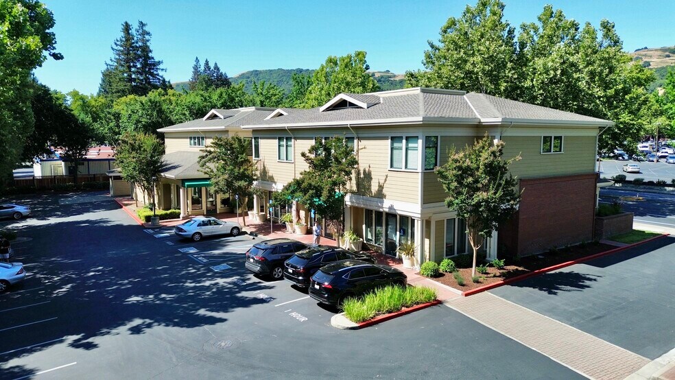 630 San Ramon Valley Blvd, Danville, CA à louer - Photo de l’immeuble – Image 2 sur 6