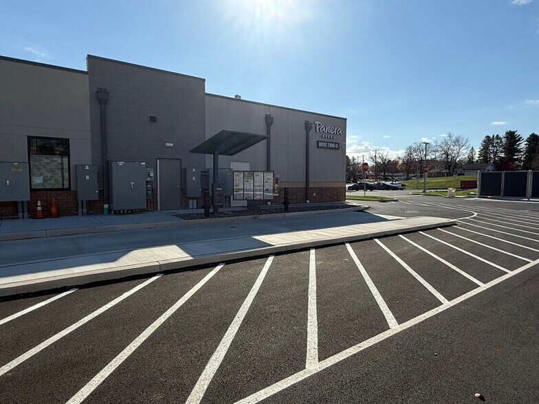 703-715 Poplar Church Rd, Camp Hill, PA à vendre - Photo de l’immeuble – Image 3 sur 9