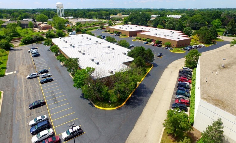 200-234 Terrace Dr, Mundelein, IL à louer - Photo de l’immeuble – Image 1 sur 3