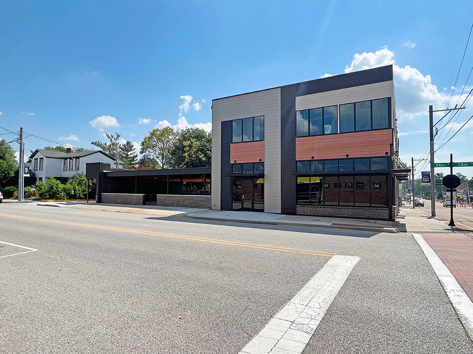 101-103 N Main St, Troy, IL à louer Photo principale– Image 1 sur 6