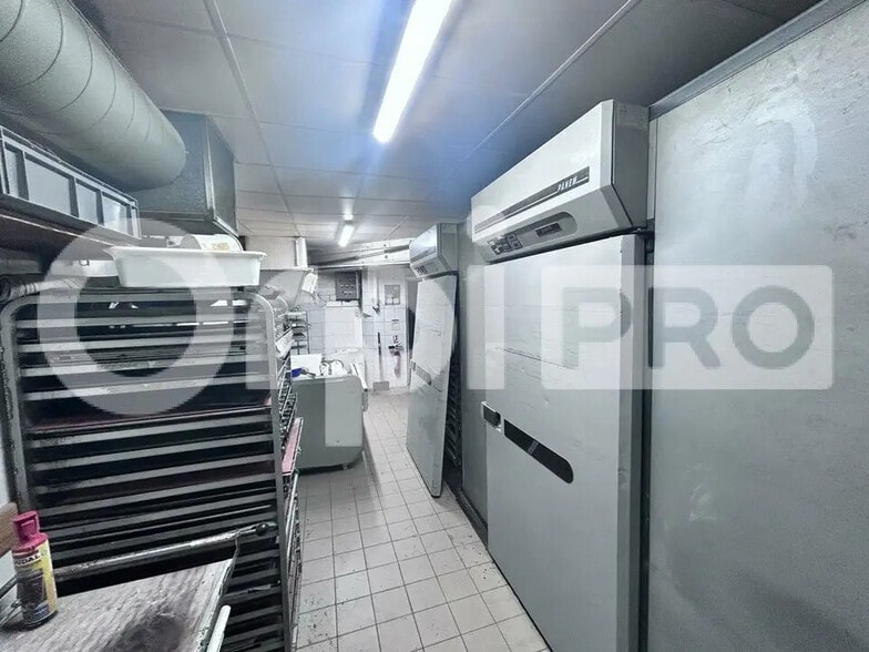 Local commercial dans Brétigny-sur-Orge à vendre - Photo de l’immeuble – Image 3 sur 8