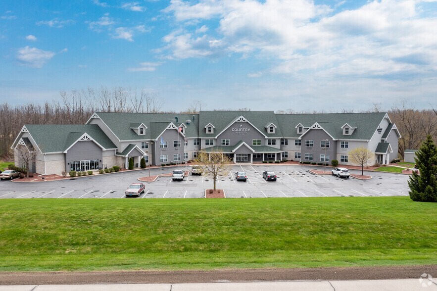 W188N11020 Maple Rd, Germantown, WI à vendre - Photo principale – Image 3 sur 4