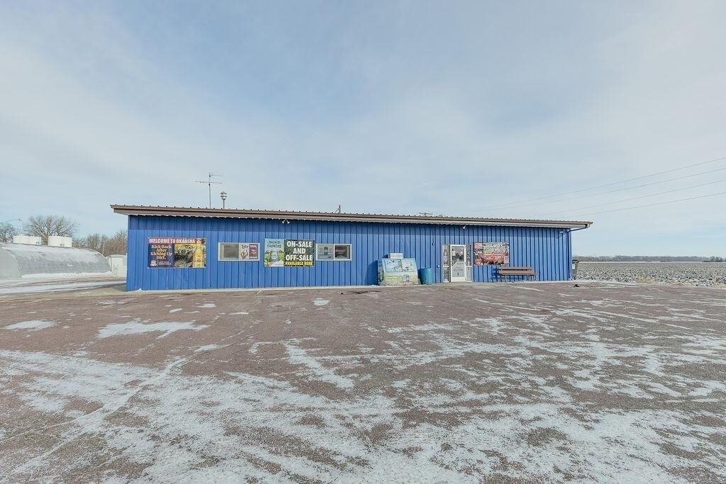 100 E Jackson St, Okabena, MN à vendre Photo principale– Image 1 sur 28
