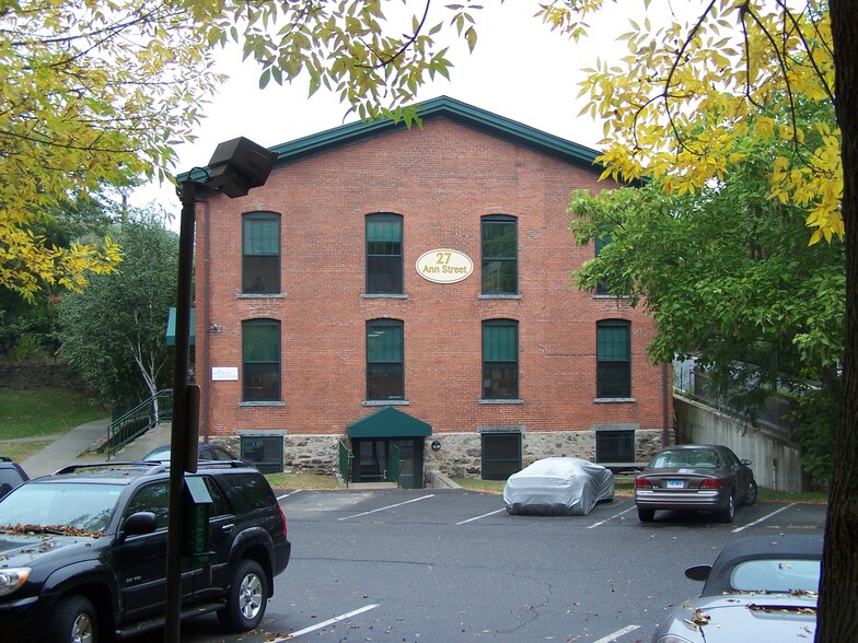 27 Ann St, Norwalk, CT à louer - Photo de l’immeuble – Image 1 sur 1