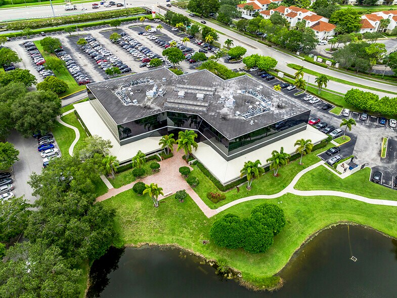 9980 Central Park Blvd N, Boca Raton, FL à vendre - Photo de l’immeuble – Image 3 sur 9