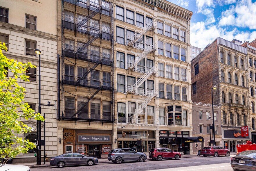 113 W 4th St, Cincinnati, OH à louer - Photo de l’immeuble – Image 2 sur 29