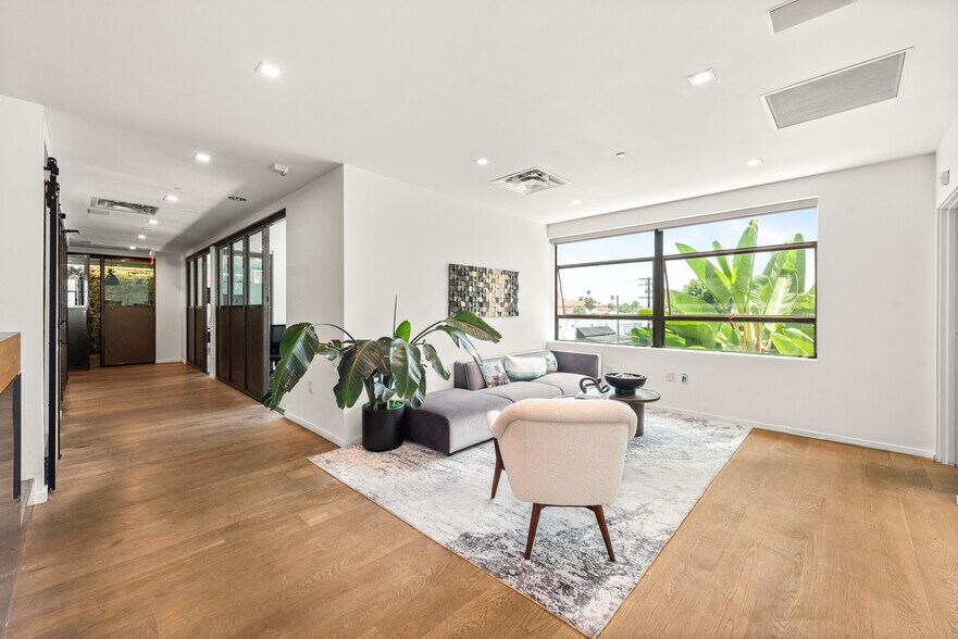 8820 Wilshire Blvd, Beverly Hills, CA à louer - Photo intérieure – Image 2 sur 7