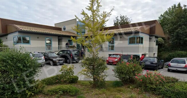 Plus de détails pour Local commercial à vendre