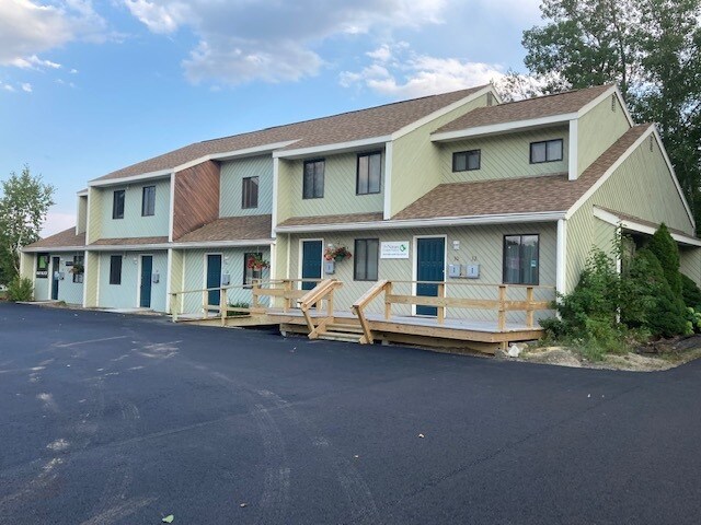 20-32 Balsam Dr, Millinocket, ME à louer Photo principale– Image 1 sur 11
