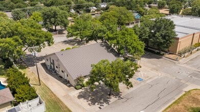 310 W Bluff St, Granbury, TX - Vue aérienne vue de carte - Image1