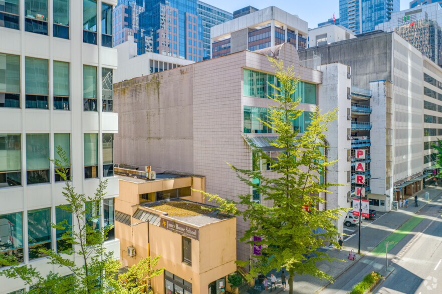 530 Hornby St, Vancouver, BC à louer - Photo principale – Image 2 sur 6