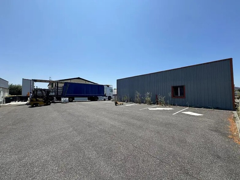 Industriel/Logistique dans Fontenilles à vendre - Photo de l’immeuble – Image 2 sur 5