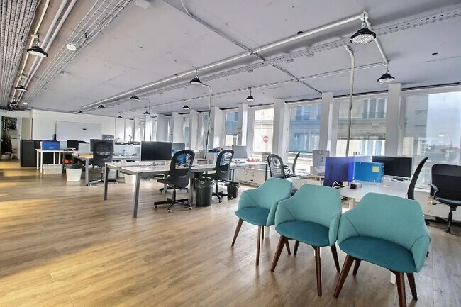 Plus de détails pour 43-45 Rue De Naples, Paris - Bureau à louer