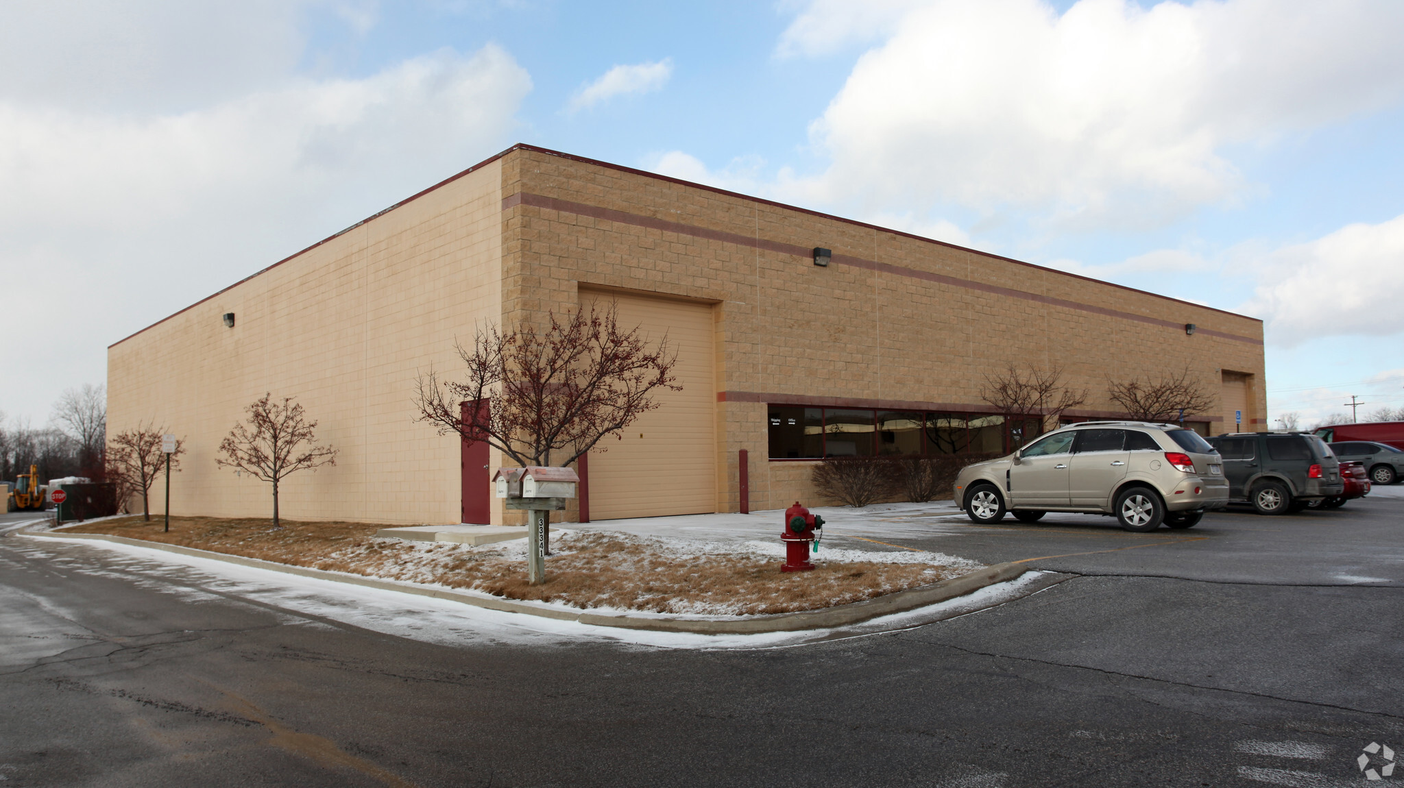 33341 Dequindre Rd, Troy, MI à louer Photo de l’immeuble– Image 1 sur 5