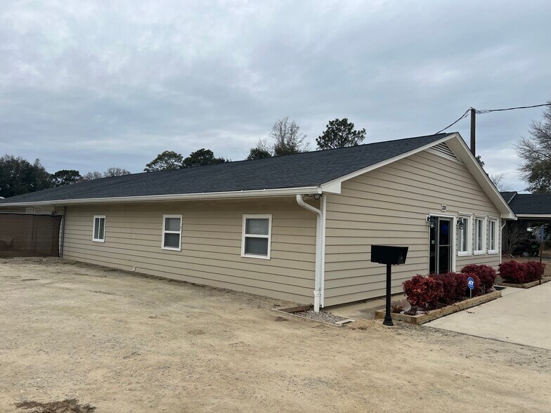 3738 Boone Trl, Fayetteville, NC à vendre - Photo de l’immeuble – Image 2 sur 16