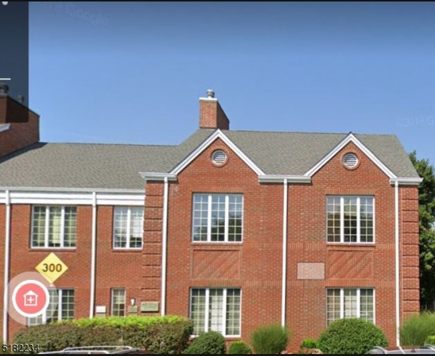 313 Courtyard Dr, Hillsborough, NJ à vendre Photo principale– Image 1 sur 2