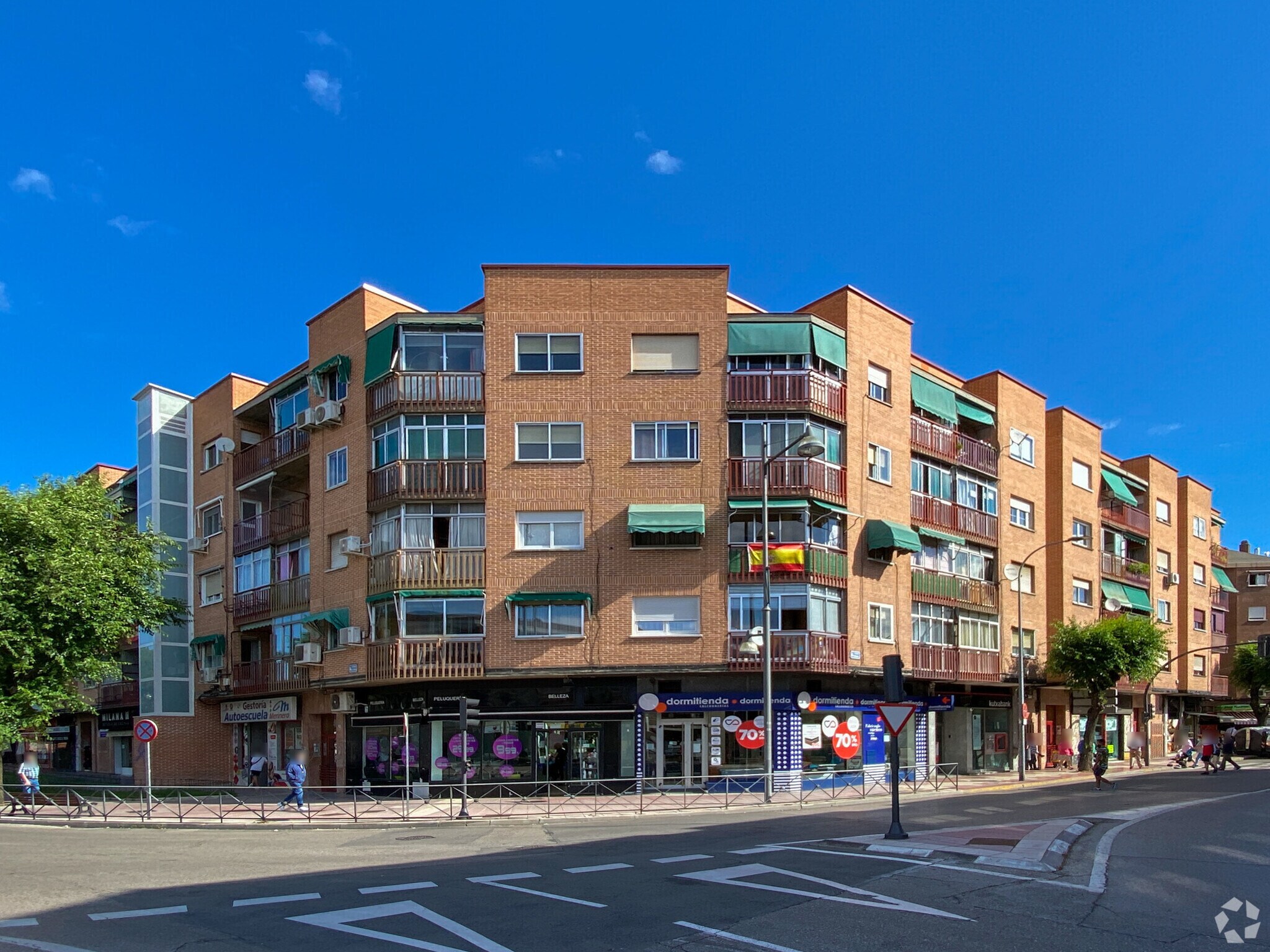 Immeuble residentiel dans San Sebastián de los Reyes, Madrid à vendre Photo principale– Image 1 sur 2