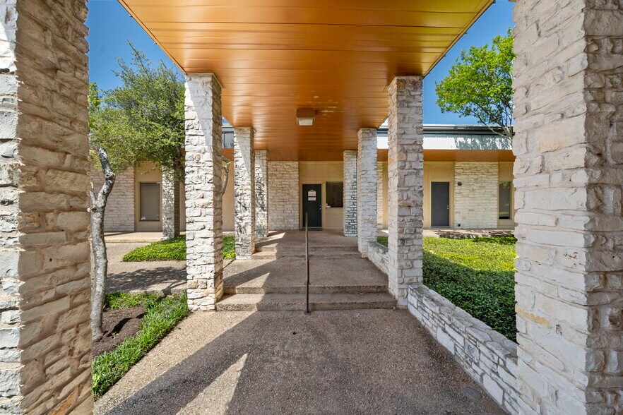 4419 Frontier Trl, Austin, TX à louer - Photo de l’immeuble – Image 2 sur 7