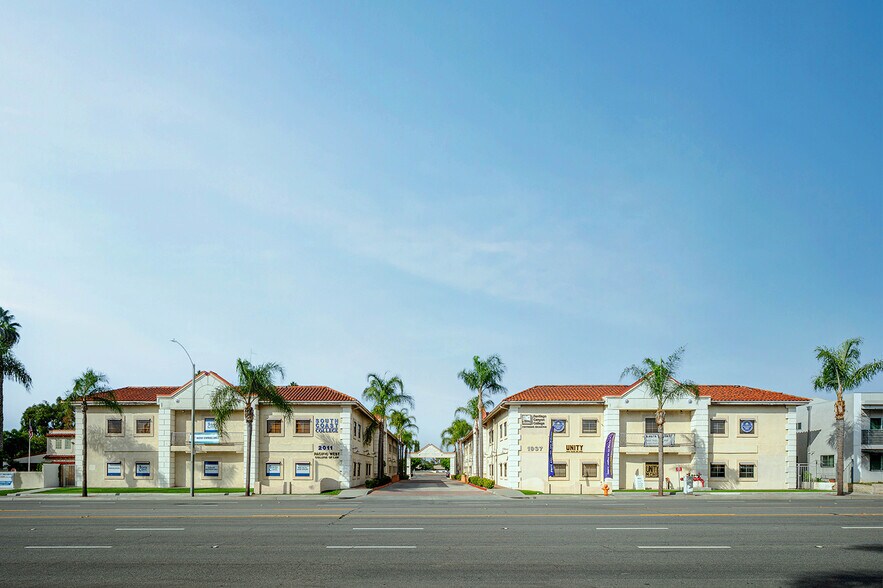 1937 & 2011 West Chapman Ave portefeuille de 2 biens à vendre sur LoopNet.fr - Photo de l’immeuble – Image 1 sur 14