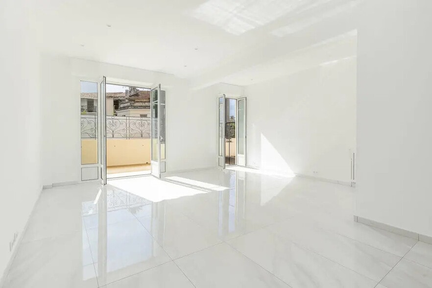 Bureau dans Nice à louer - Photo intérieure – Image 1 sur 5