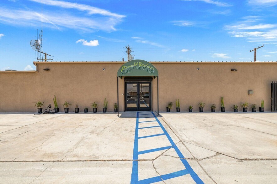 560 S Williams Rd, Palm Springs, CA à vendre - Photo de l’immeuble – Image 3 sur 34