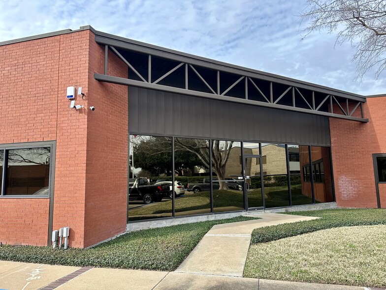 10595 Westoffice Dr, Houston, TX à louer - Photo de l’immeuble – Image 2 sur 19