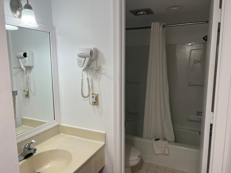 6493 Richmond Rd, Williamsburg, VA à vendre - Photo intérieure – Image 2 sur 8