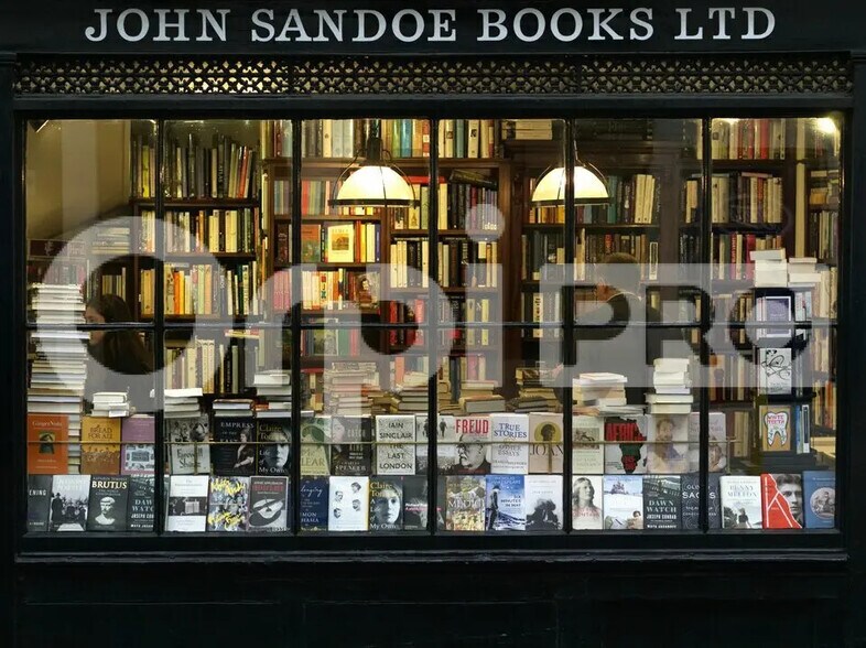 Local commercial dans Sommières à louer - Photo de l’immeuble – Image 1 sur 4