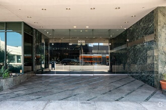9025 Wilshire Blvd, Beverly Hills, CA à louer Photo de l’immeuble– Image 1 sur 29