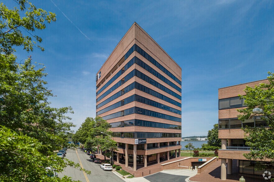 1199 N Fairfax St, Alexandria, VA à louer - Photo de l’immeuble – Image 3 sur 11