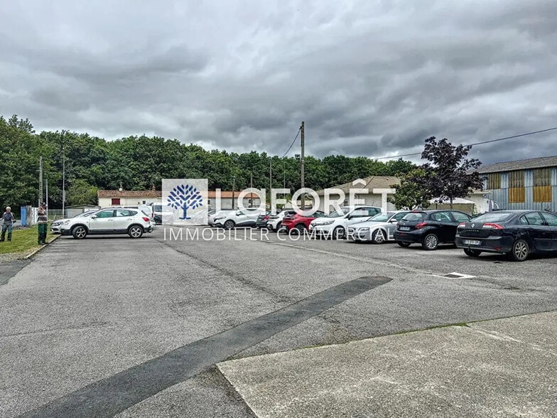 Local d'activités dans Argentonnay à vendre - Photo de l’immeuble – Image 1 sur 18
