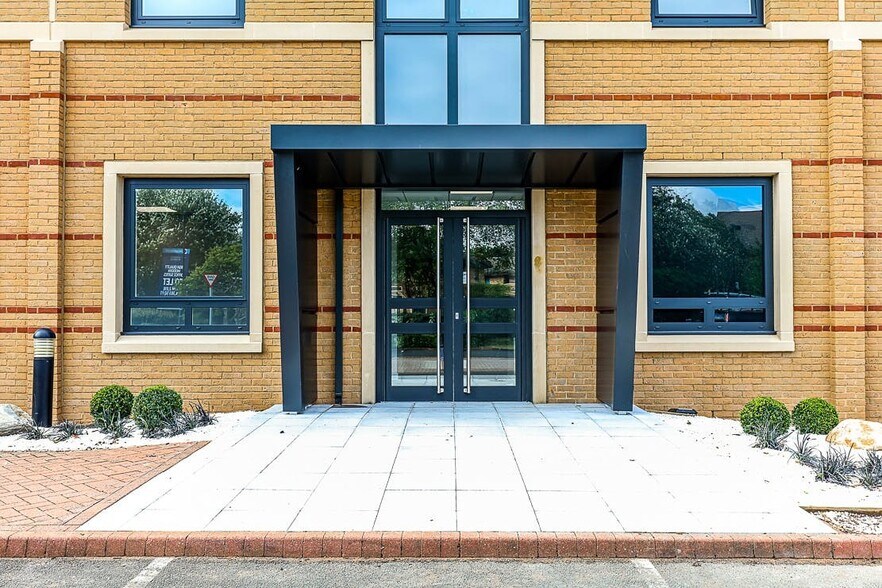 2620 Kings Court, Birmingham à vendre - Photo de l’immeuble – Image 3 sur 4