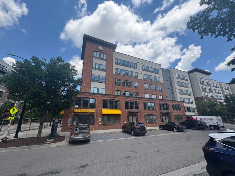 615 S Main St, Ann Arbor, MI à louer - Photo de l’immeuble – Image 2 sur 6